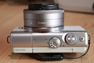 EOS M100（Canon）